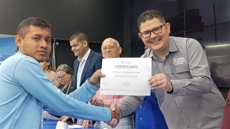 ZULIA | Inces entrega 169 certificados en alianza con empresas de la región