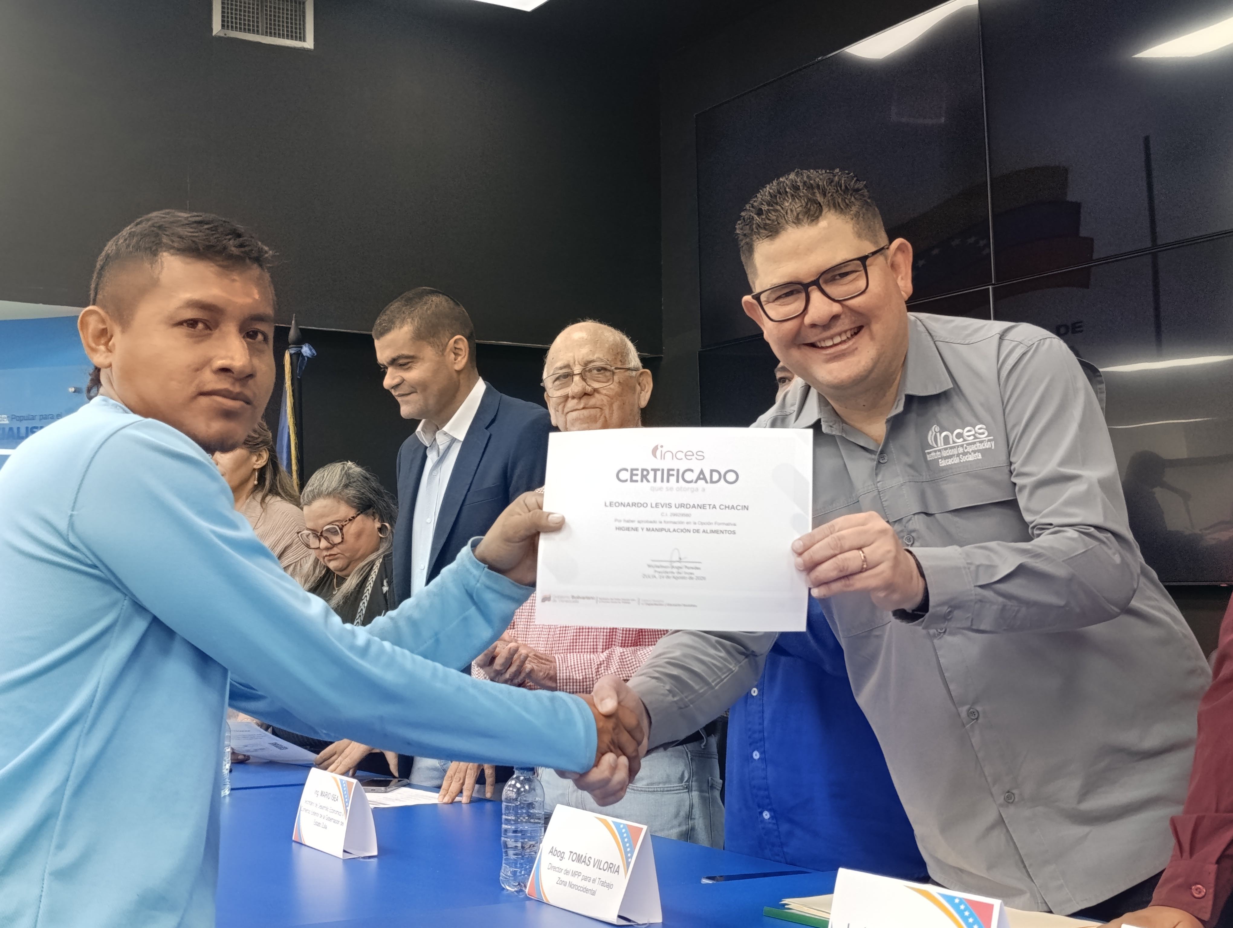 ZULIA | Inces entrega 169 certificados en alianza con empresas de la región