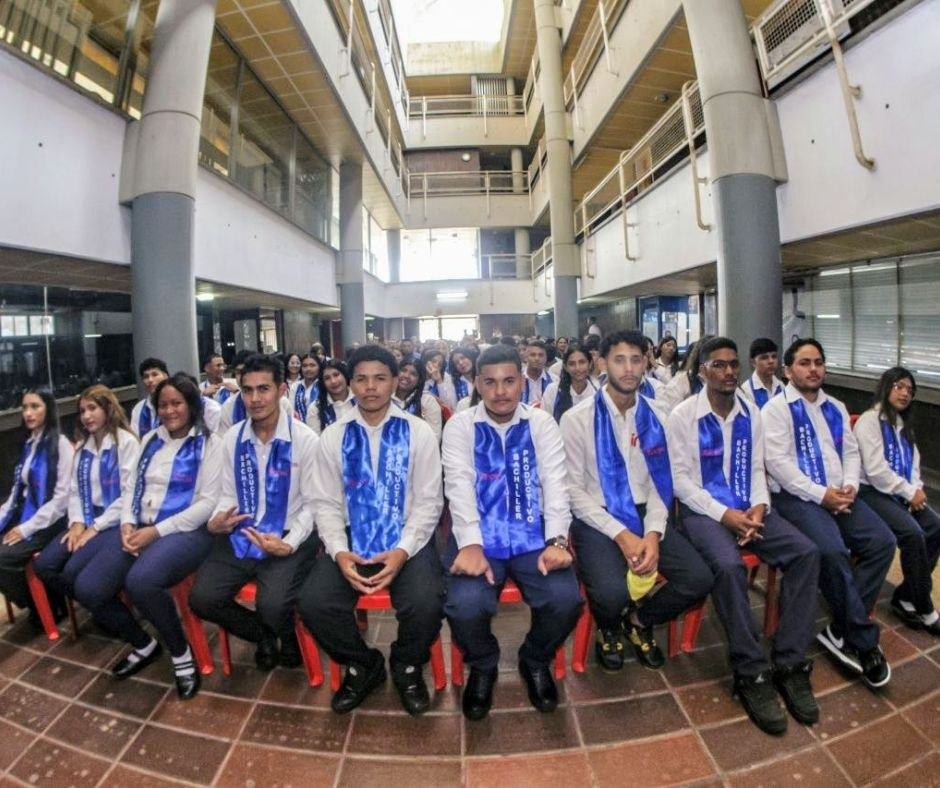 ZULIA | 440 bachilleres productivos se gradúan con el Inces