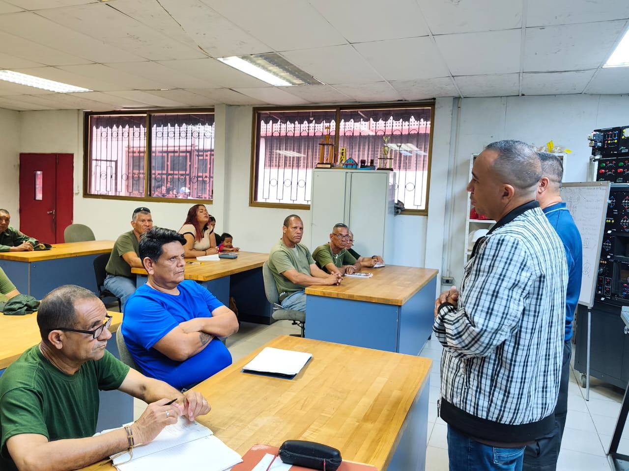 YARACUY | Inces inició capacitación a trabajadores de la construcción en perfiles Albañil y Electricista