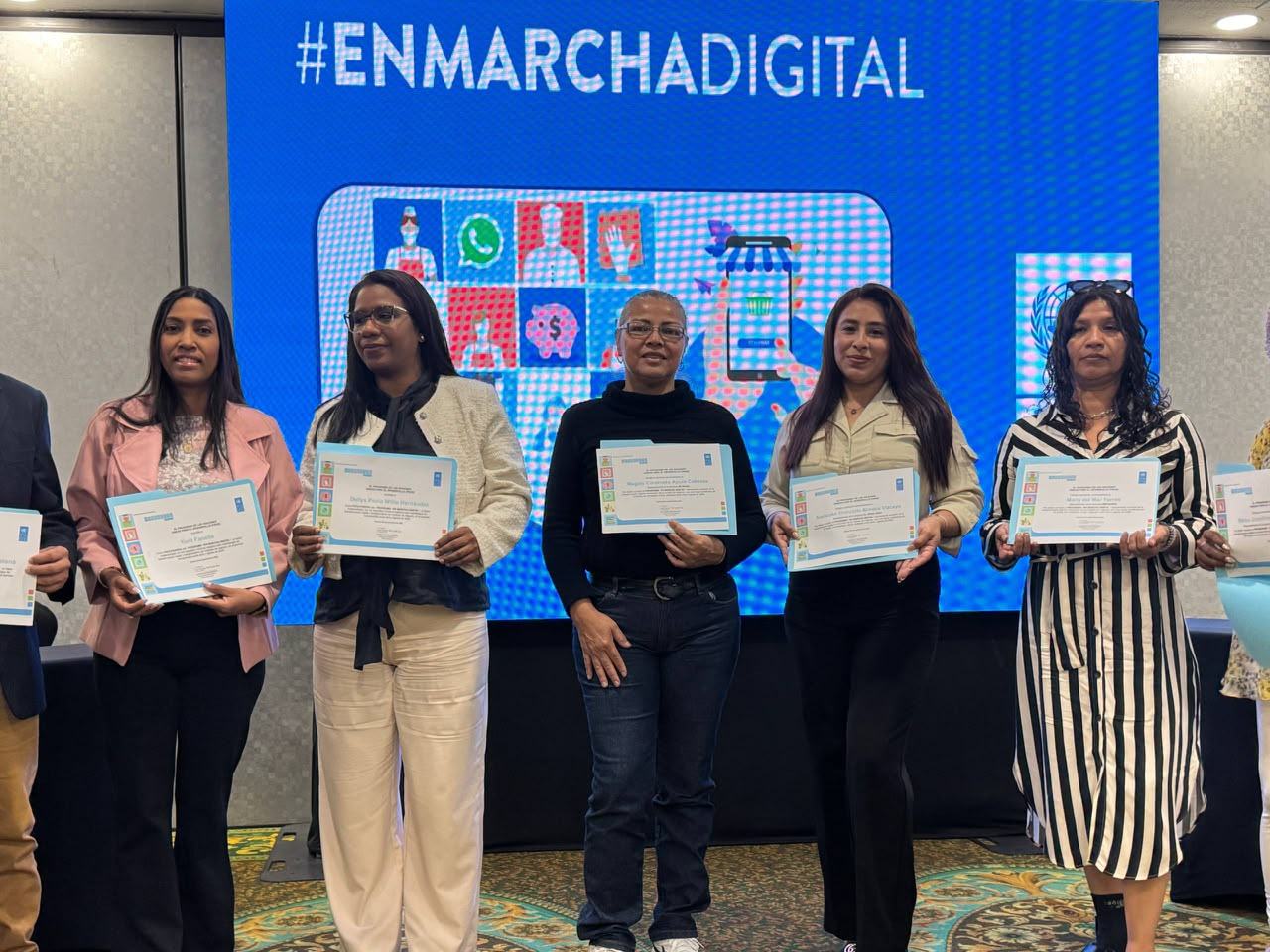 Inces participó en la masiva entrega de certificados a 129 emprendedores del programa "En Marcha Digital" en Distrito Capital, Miranda y Táchira
