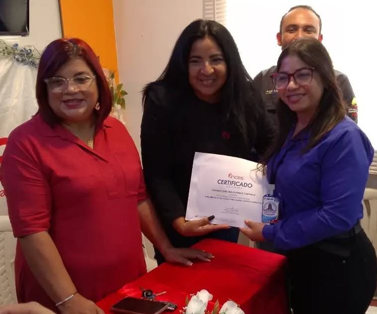 FALCÓN | Inces entregó 30 certificados a personal del Hospital Dr. Carlos Diez del Ciervo