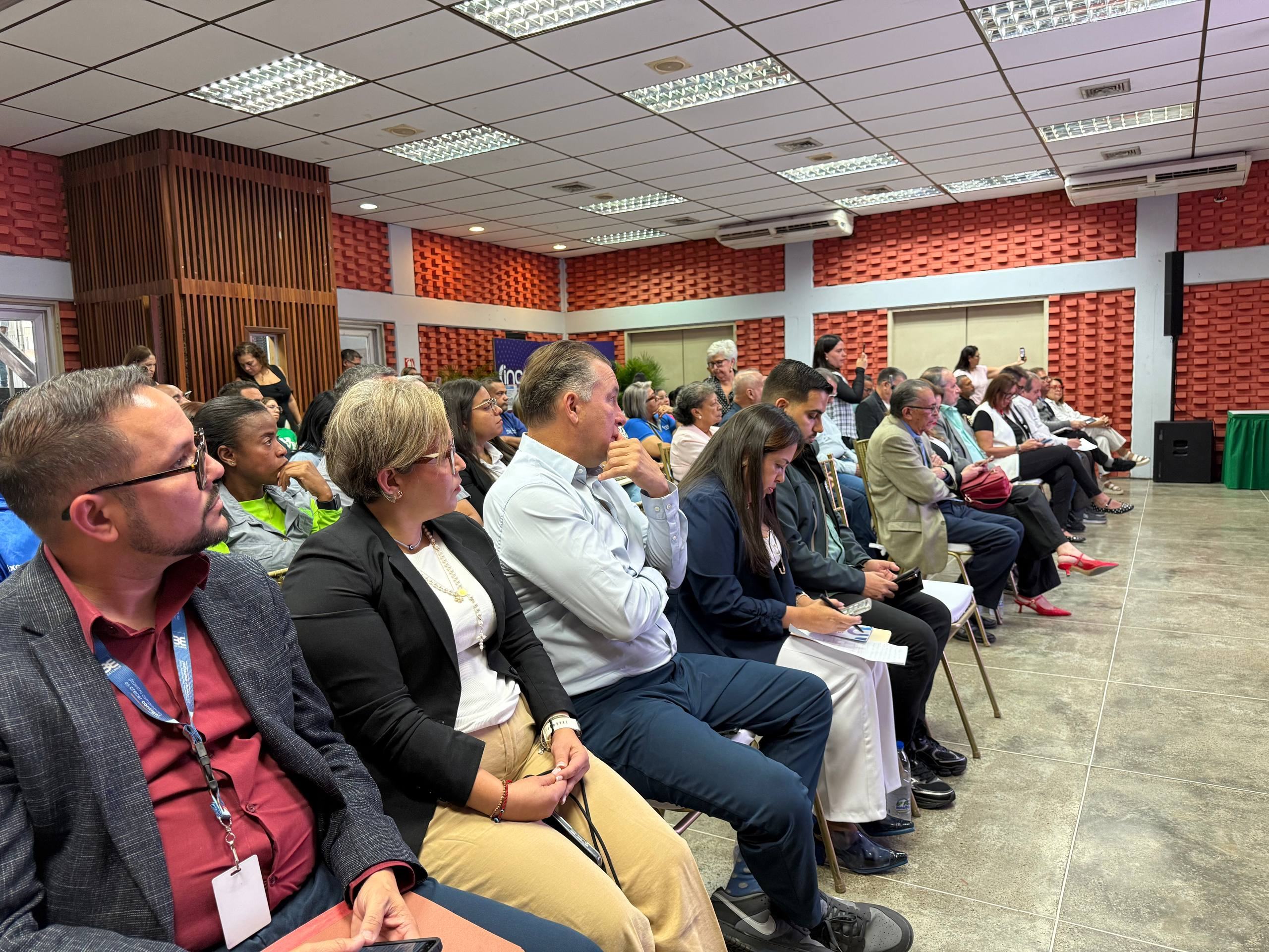 Inces y cámaras empresariales activan el programa «Fortaleza La Guaira: Vida y Producción» para la recuperación económica del litoral central