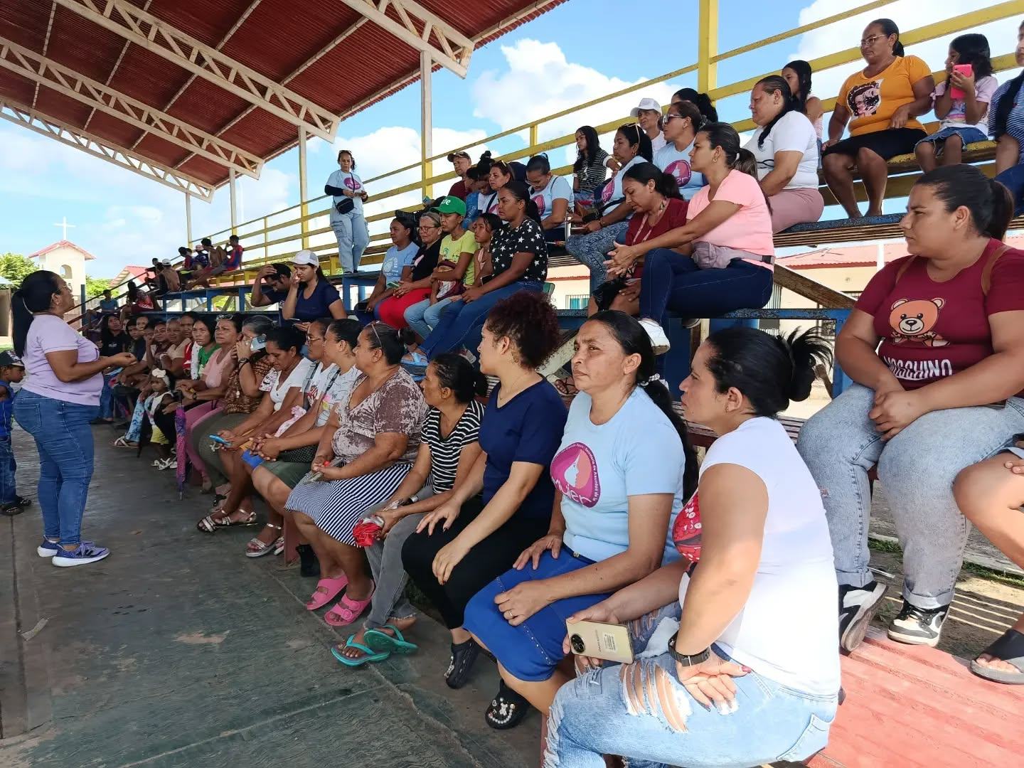 APURE | Inces y Secretaría de Asuntos para la Mujer realizaron abordaje comunitario en Santa Inés