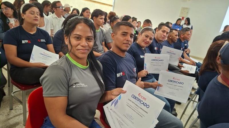 FALCÓN | 406 graduandos integraron la X Graduación Conjunta del Sistema Nacional de Formación y Autoformación de la clase obrera