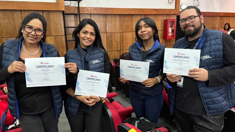 Inces certifica 3.428 trabajadores en graduación conjunta