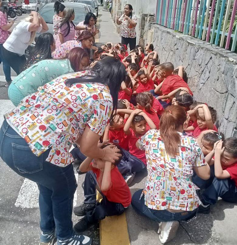 Inces realizó simulacro de desalojo en preescolar Carmen Leonor Velásquez - inline