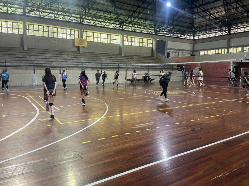 Inces actualizó a entrenadores de voleibol de todo el país - inline