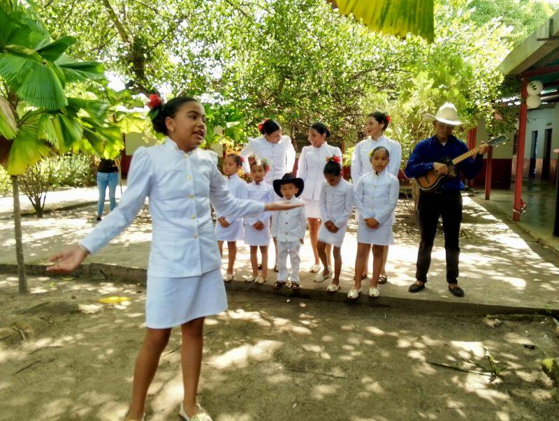 AMAZONAS | Bachillerato Productivo rindió emotivo homenaje a las madres en su día - inline