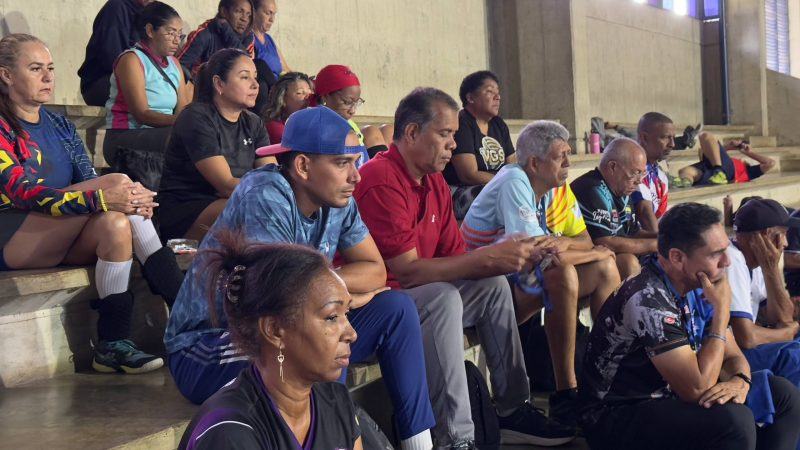 Inces actualizó a entrenadores de voleibol de todo el país