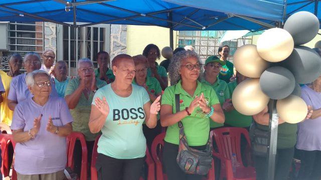 Inces ofreció una mañana de compartir al club del adulto mayor La Patria Luces Doradas