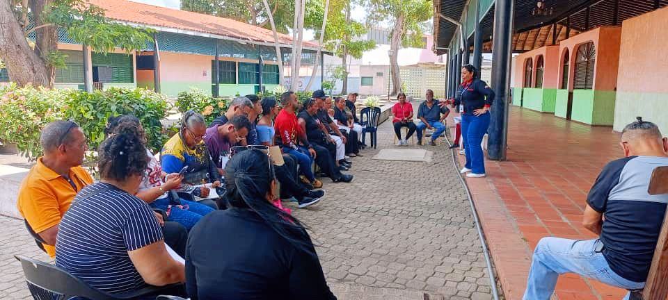 BOLÍVAR | Inces capacitó a 27 emprendedores y trabajadores en el sector La Carioca