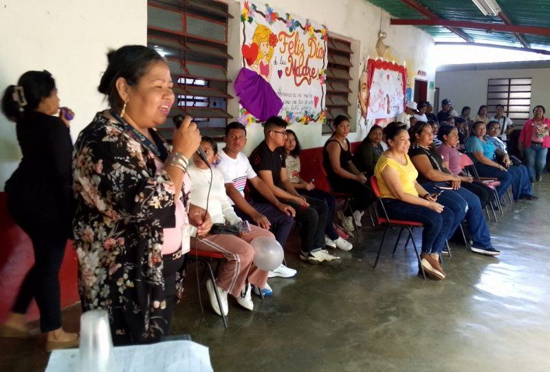 AMAZONAS | Bachillerato Productivo rindió emotivo homenaje a las madres en su día - inline