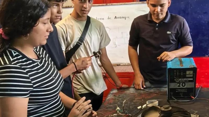 COJEDES | Inces Industrial agrupa a jóvenes con interés en reparación de motores a gasolina